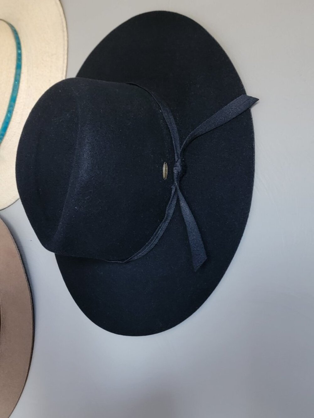 C.C. Exclusives black felt hat